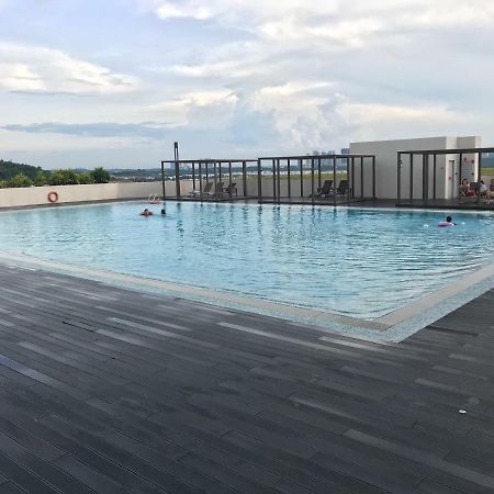 Js Homestay@Iskandar Puteri, Nusajaya Нусаджайя Экстерьер фото